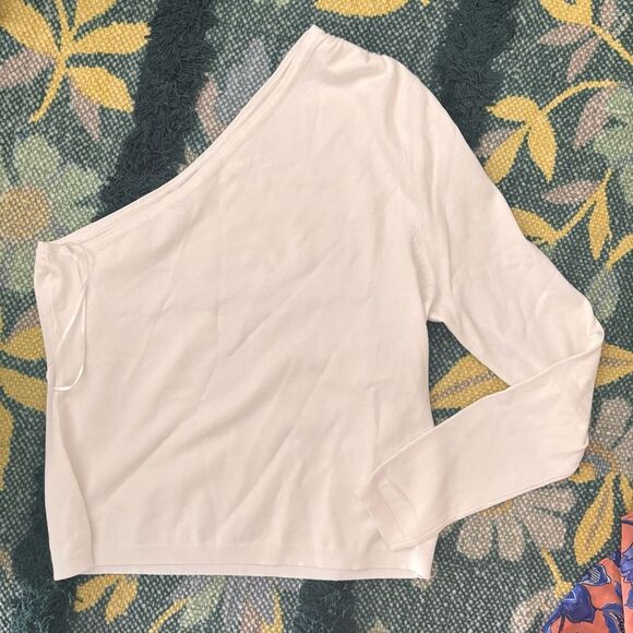 525 Ruched One shoulder sweater cream/white Medium - Picture 1 of 5
